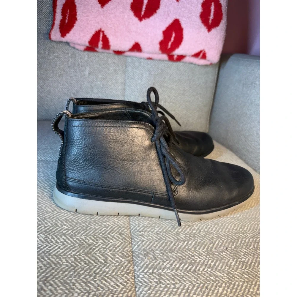 UGG Freamon Black Leather Chukka Boots Mens 8 1013234 EnerG Comfort Treadlite